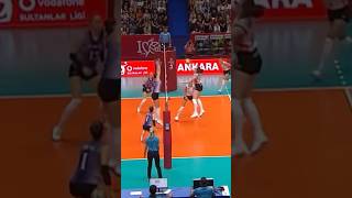 Kübra Akman tekli blokta Rettke’yi durdurdu volleyball shorts [upl. by Sirhc261]