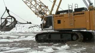 Liebherr HS885 HD Litronic der Fa Seilbagger Gran  die Fahrt zum Einsatzort [upl. by Ellenar95]