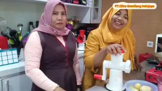 Donat kentang Tupperware [upl. by Nytsirk514]