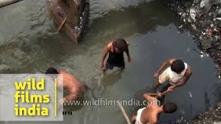 Dirtiest  worst job in the world Sewage cleaning in India [upl. by Bartle]