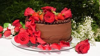 Erdbeertorte mit Rosen  Erdbeer Rosen Torte [upl. by Eniladam526]