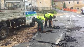 Les municipaux de Chancelade lancent les premiers travaux de nettoyage [upl. by Aicatsue857]