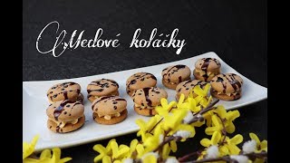 Medové koláčky s karamelovým krémem  🐰 Velikonoční edice 🐣  Dvě v troubě  CZSK HD recipe [upl. by Rosalee]