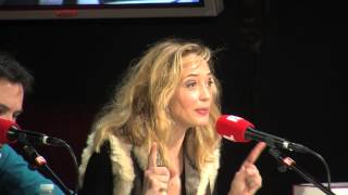 Hélène de Fougerolles Les rumeurs du net du 21122012 dans A La Bonne Heure  RTL  RTL [upl. by Columbus]