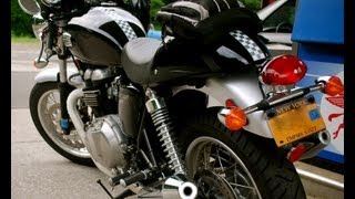 Triumph Thruxton 900 [upl. by Dnalyaw904]