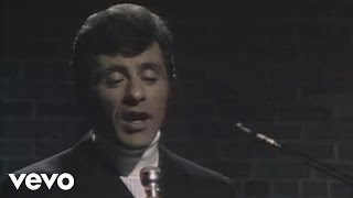 Frankie Valli  Cant Take My Eyes Off You Live [upl. by Eirok667]