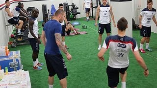 Entraînement des Bleus au Brésil  du vestiaire au terrain [upl. by Pren]