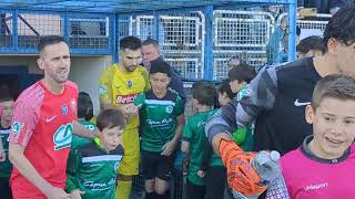 Lentrée des joueurs entre le Quimper ErguéArmel R2 et le Dinan Léhon FC N2 [upl. by Inahpit920]