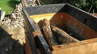 MampJ 4000 Shredder Wood logs [upl. by Neneek372]