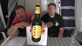 Unboxing Review Smakprovning Keo Premium Beer 630ml 45 från Cypern [upl. by Asenav]