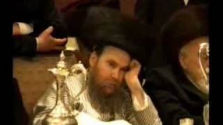 Pinky Weber Grams for Lelov Rebbe Shlita at Wedding [upl. by Pippa46]