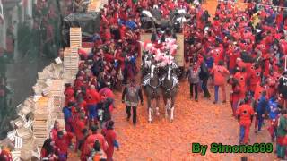 Battaglia Arance Carnevale IvreaTO 2013 [upl. by Animor]