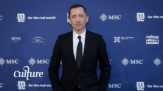 Que vaut la série quotHuge in Francequot de Gad Elmaleh aux EtatsUnis [upl. by Adnohsad]