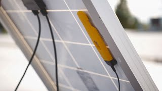 How to measure panel temperature with the Fluke Solar Irradiance Meter [upl. by Eiramasil]