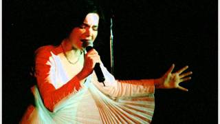 Björk  So Broken Live At The Benicassim Festival Spain 98 [upl. by Kielty594]