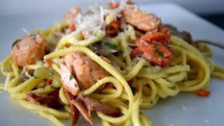 Recept  Pasta met verse zalm [upl. by Kalvin]