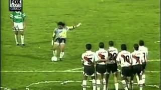 Atlético Nacional 10 River Plate  GoL René Higuita  Copa Libertadores 1995 [upl. by Nipahc168]