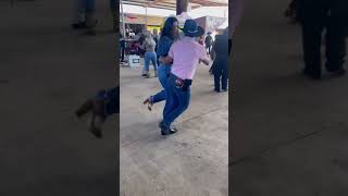 Y no puede faltar el baile principal de ellos en la pulga de alamo Tx lapulgayoutubeshortsvideo [upl. by Noeled]