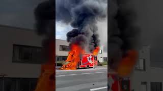 Hattingen  Rettungswagen steht im Vollbrand polizei [upl. by Meier979]