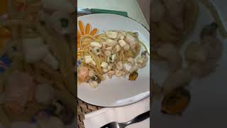 Spaghettoni con misto di mare [upl. by Aihseya]