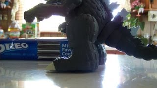 Godzilla is Hungry   Godzilla for Kids  Godzilla Tokyo Vinyl Stop Motion [upl. by Eltsryk]