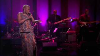 Angelique Kidjo sings Batonga Live [upl. by Diskin]