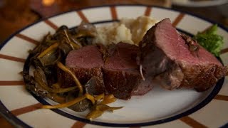 Recette  magrets de canard rôtis et farcis aux champignons  Météo à la carte [upl. by Neerac]