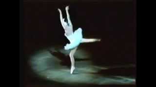 Maya Plisetskaya en La Morte du Cygne [upl. by Malinin]