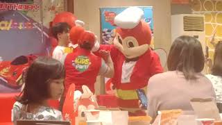 Jollibee is coming in 3 2 1 at Jollibee Birthday Party [upl. by O'Reilly]