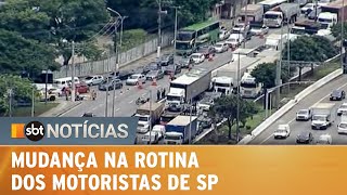 Motoristas mudam rotina após surgimento de cratera na Marginal Tietê  SBT Notícias 030222 [upl. by Tabber]