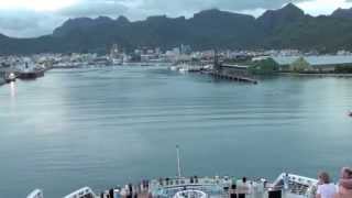 Queen Mary 2 arriving in Port Louis Mauritius 2 April 2013 [upl. by Aihcsrop604]