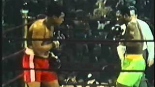 Muhammad Ali vs Joe Frazier 1 Highlights [upl. by Bekah]