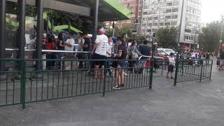 Hincha de la UC tarado y violento agrede a colocolinos [upl. by Caryn780]