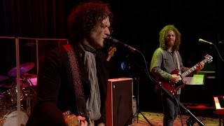 Doyle Bramhall II  Mama Cant Help You eTown webisode 1135 [upl. by Myriam]