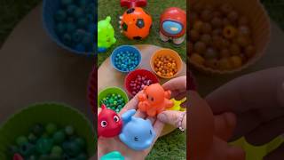 شوو بدك يا لولو يابابا اشتريلي🌜👑🙋🏻‍♀️🦆🪐🌝 خمس خرزات وأخطبوط🙈🐙🫎 foryou toys [upl. by Tibbs]