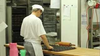 Florentiner  Herstellung in der Bäckerei Josef Hinkel Düsseldorf [upl. by Renrag]