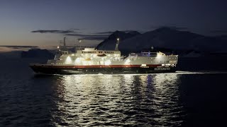 Hurtigruten Meeting MS Vesterålen between Tromsø and Skjervøy [upl. by Enidualc]