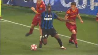 ROMAINTER 01 FALLACCIO DI TOTTI A BALOTELLI GLI TAGLIA LE GAMBE FALLO DA ROSSO [upl. by Friedlander243]