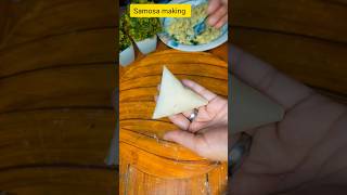 Easy Samosa Folding Techniquessamosa Patti folding bnany ka tarikasamosa fillingramadan [upl. by Peppi]