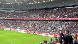 Klasse Stimmung in der Allianz Arena beim Frauenfußball [upl. by Lucic]