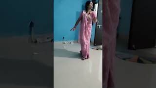 मैं तो भंवरा हूं यानी बहुत ही प्यारा डांस shorts shortsviral ytshorts dance danceviral song [upl. by Emanuel]