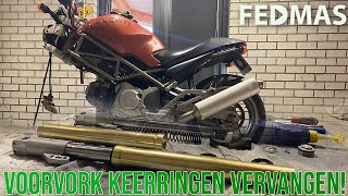 Voorvork keerringen vervangen  Ducati Monster deel 6  FEDMAS [upl. by Kilbride]