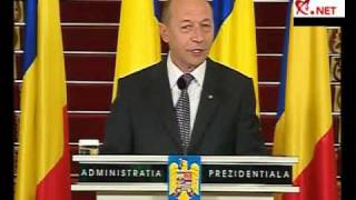 Băsescu Pensiile scad cu 15 salariile bugetarilor cu 25 [upl. by Aicilak]