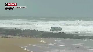 Sablesd’Olonne  les images du bateau qui a chaviré [upl. by Feldman]