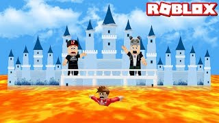 Buzlu Kaleye Çıkmazsan Lavlara Düşersin ve Kaybedersin  Panda ile Roblox The Floor Is LAVA [upl. by Aramal]