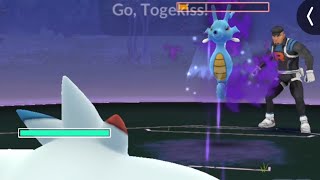 Fighting the new rocket takeover leader Cliff pokemongo pokemongogaming zubat pokemon [upl. by Entsirhc273]