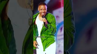 Alikiba akiwatunuku mashabiki na live performance ya mahaba [upl. by Ayiotal708]