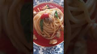 Spaghettoni con vongole su una base di pomodoro fresco basilico burro e parmigiano [upl. by Karyn]