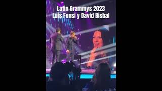 Luis Fonsi y David Bisbal le cantan a Laura Pausini LatinGrammy2023 LuisFonsi laurapausini [upl. by Enail]