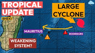 Large amp Powerful Cyclone Bheki Heads Towards Mauritius Réunion amp Rodrigues Any Weakening [upl. by Aseret]